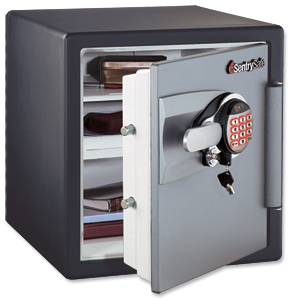 Sentry Fire-Safe Water-Resistant Safe 2hr Fire Protection 33.6 Litre 62.1kg W415xD491xH453mm Ref OA3817 Ident: 562B